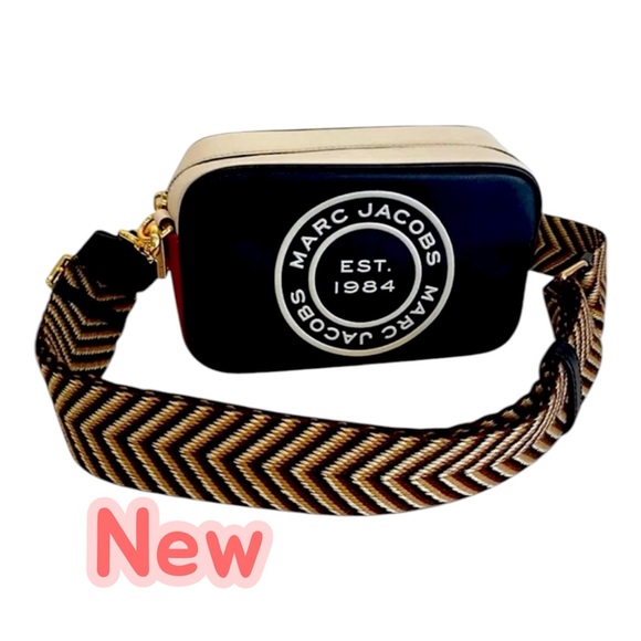 Marc Jacobs Handbags - Marc Jacobs Crossbody bag